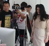 组图：大s多款造型演绎现代女性