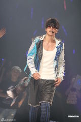 高清组图：罗志祥香港热辣开唱 容祖儿助阵献声