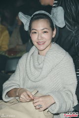 组图：小S不惜展示小腹亲证没怀孕