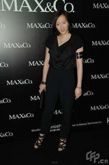 幻灯图：何超仪与偶像乐队合作 张静初拒谈男友