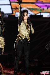 组图：S.H.E秀磅礡鼓技 压轴扛台北跨年