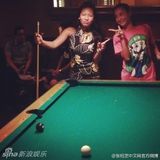 组图：曝张柏芝母子新加坡私房照 生活惬意幸福