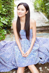 组图：徐静蕾法国捕梦酝新片 秋花园寻灵感