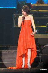 高清图：F.I.R.首登红馆意犹未尽 华丽造型震撼视觉