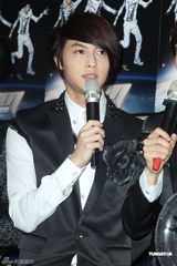 组图：JPM睽违两年出新出辑 与獒犬威廉属良性竞争