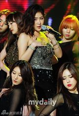 组图：少时等热爆首尔歌谣大奖 EXO大赢洒泪