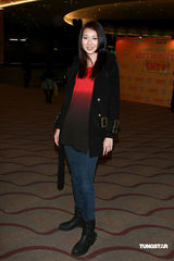 幻灯：熊黛林香肩斜露艳压群芳 大赞吴君如功力高