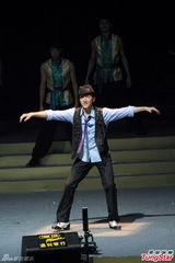 香港办文艺晚会庆国庆 霍震霆称不办百日宴(图)