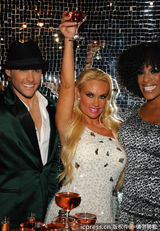 组图：可可-奥斯汀赌城秀骚首弄姿 豪乳肥臀喷血