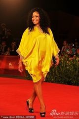 《黑色维纳斯》首映   奥斯卡女配角蒂尔达优雅捧场