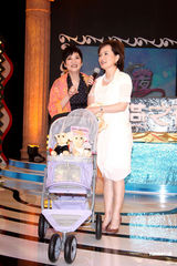 高清组图：张小燕新节目开录 众好友到场仿若同乐会