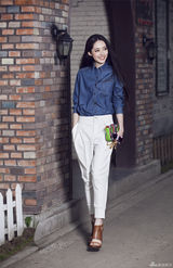 组图：郭碧婷再曝街拍写真 干练脱俗显女神风范