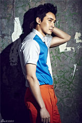 组图：张铎时尚写真 演绎都市魅力男人