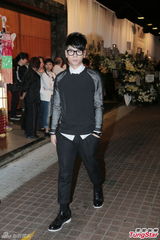 组图：女歌手陈僖仪丧礼 薛凯琪黄柏高哀伤送别