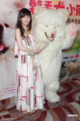 组图：周慧敏长裙飘逸淑女依旧 首度配音体验奇特