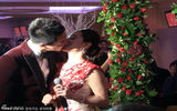 组图：刘璇穿中式新娘装脸露幸福 与王弢拥吻