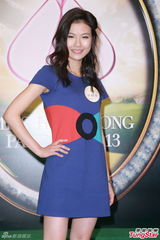 组图：候选港姐20强拉票会 王祖蓝曝牙缝有菜渣