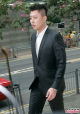 组图：陈志云贪污案重审 王喜陪同表情轻松