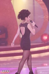 组图：容祖儿林峰领衔金曲榜 G.E.M上演黑丝诱惑