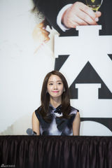 独家高清：少女时代允儿宣传新剧清纯甜笑醉人