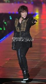 幻灯图：偶像团体SS501首尔演唱会 尽显组合魅力