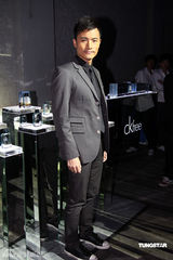 幻灯图：高圆圆首次与古天乐合作 耿乐响应环保号召