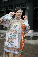 幻灯组图：《烟雨斜阳》群星拜年 海报传递新春祝福