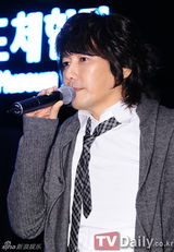 组图：韩星金长勋发售第十张专辑《Adieu》