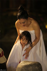 组图：钟丽缇《第一次》火辣身材 小沈阳泳装秀