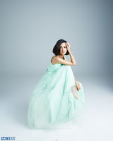 组图：张歆艺裸妆纯美 微露香肩秀出迷人锁骨