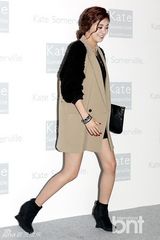 组图：韩星韩高恩韩惠珍等靓装为名品站台