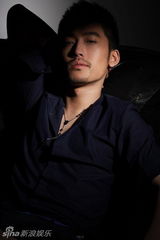 幻灯图：张博登时尚杂志 演绎“坏男人”风采