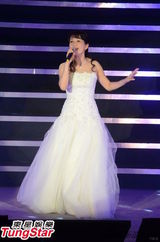 组图：高凌风纪念演唱会 三子女上台忆亡父