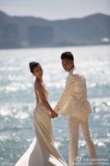 组图：王雷李小萌浪漫婚纱照 19日举行婚礼