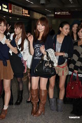 组图：日本女星组团抵港 苍井空吉泽明步等谢票