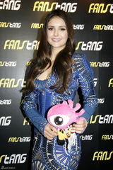 组图：《吸血鬼日记》女主角妮娜杜波夫专访