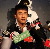组图：杜淳开启型男魅力之旅 期待体验太空游