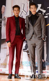 组图：李敏镐红装宣传《继承者》 主创华丽齐聚