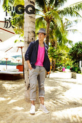 幻灯图：吴彦祖沙滩封面照曝光 阳光帅气魅力十足