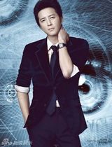 组图：韩庚登香港杂志封面 演绎超时代感未来战士