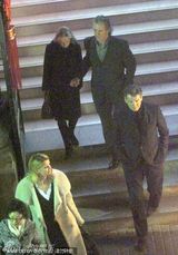 组图：“邦德”布鲁斯南上海行 保养有道开心用餐