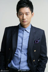 组图：夏添最新写真彰显有型绅士