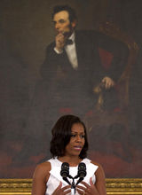 组图：奥巴马白宫宴请众球星 贝克汉姆赠送球衣