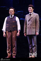 组图：2AM昶旻等演音乐剧《开膛手杰克》洒热泪