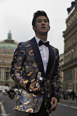 组图：李治廷巴黎街头浪漫演绎动感时尚