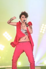 幻灯组图：星光家族演唱会震撼上演