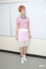 组图：《劲歌金曲》录影 容祖儿郑伊健亮相