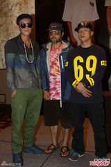 组图：陈冠希将开唱出碟 记者问封杀被请出场