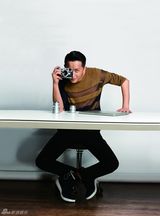 组图：韩庚重温儿时梦想 做梦都和霸天虎作战