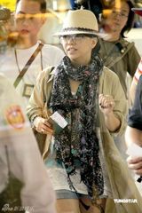 组图：憔悴张惠妹公开承认分手 避谈何守正劈腿